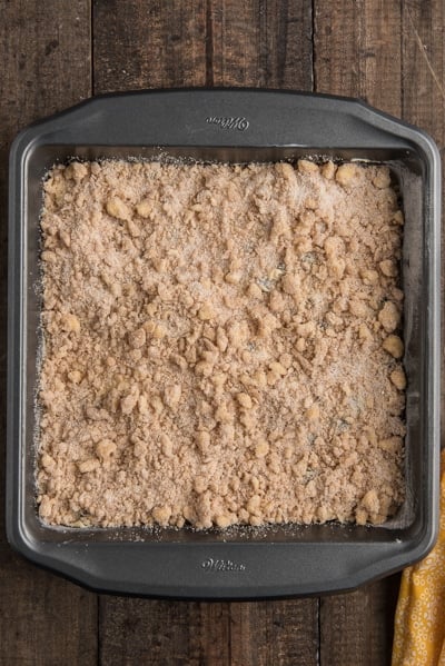 The crumb topping on top of the batter.