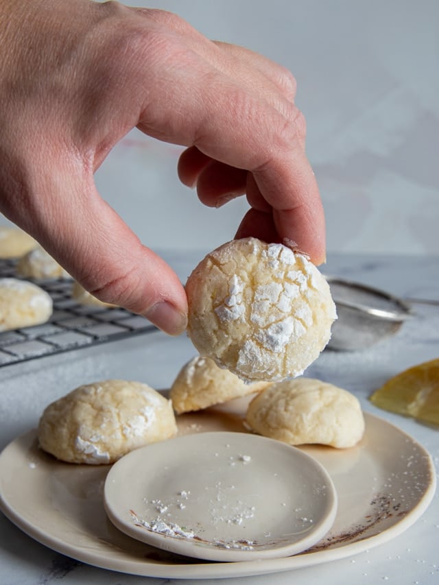 Simple Lemon Ricotta Cookies