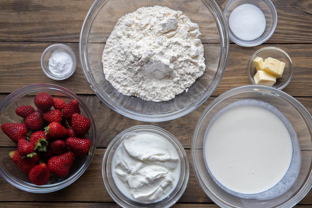 Ingredients for the shortcake biscuits in separate bowls.